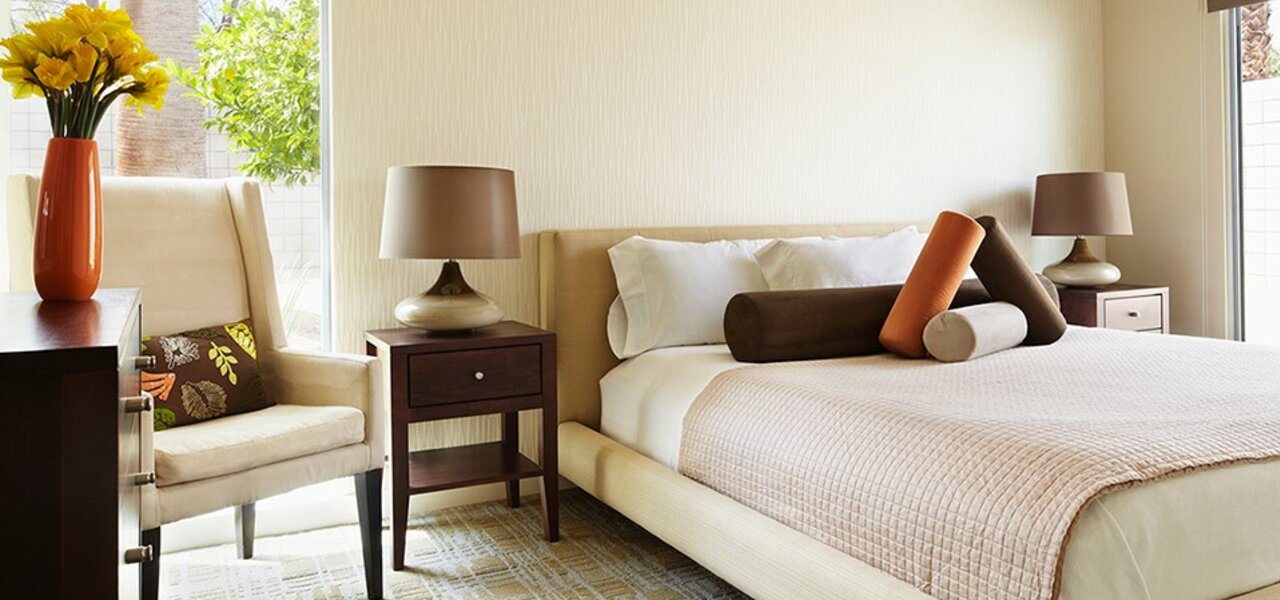 sem_hotels_tablet