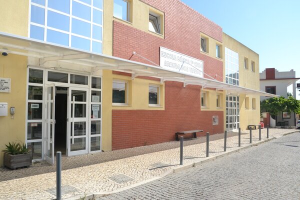centro_escolar_arruda_vinhos_exterior_1