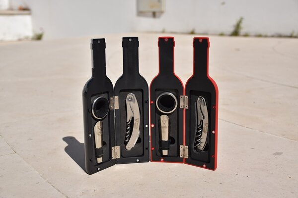 set_de_vinhos_vermelho_e_preto